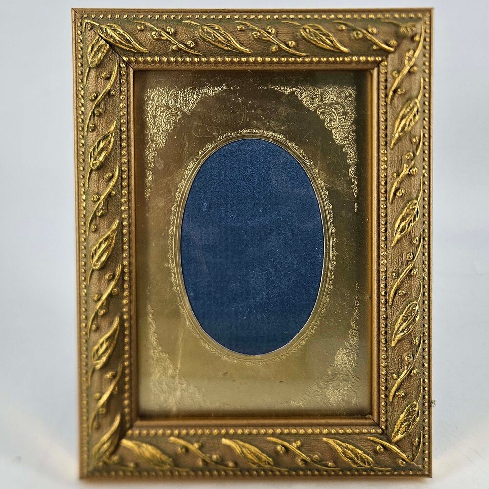 Vintage ornate gilded wood Standing Easel Picture Frame w paper insert oval